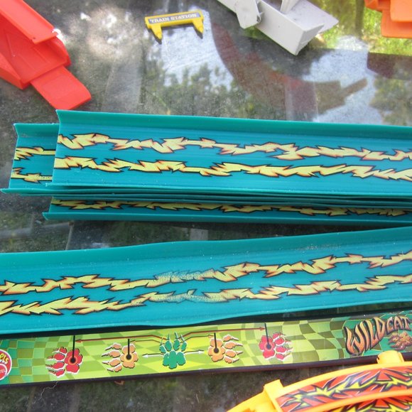 VTG 1994 HOW WHEELS WILDCAT TRACK PARTS - Picture 4 of 6
